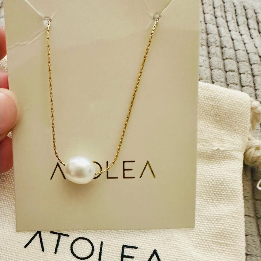 Waterproof 18k Gold Plated and Genuine White Pearl Chocker Necklace